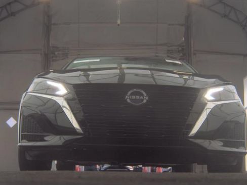 Used 2023 Nissan Altima 2.5 SV FWD image 3