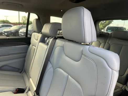 Used 2021 Jeep Grand Cherokee L Overland w/ Advanced Protech Group III AWD/4WD image 16