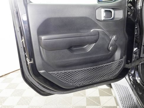 Used 2021 Jeep Wrangler Unlimited Sport image 17