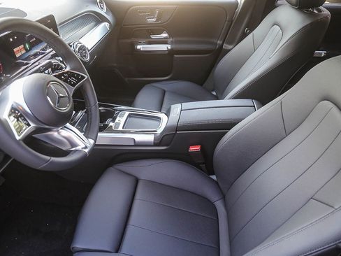 New 2026 Mercedes-Benz GLB 250 4MATIC image 17