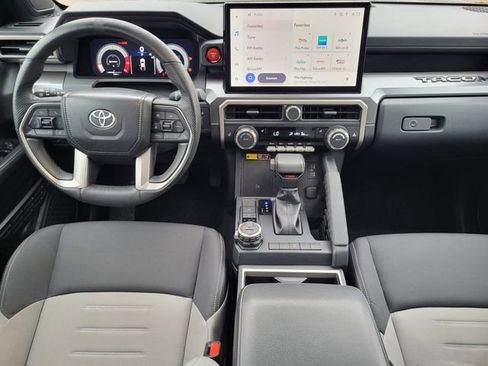 Used 2024 Toyota Tacoma TRD Off-Road image 15