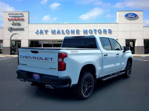 Used 2024 Chevrolet Silverado 1500 Custom Trail Boss w/ LPO, Dark Essentials Package AWD/4WD image 3