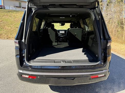 New 2026 Jeep Grand Wagoneer L Limited image 23