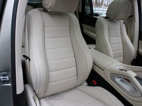 Used 2022 Mercedes-Benz GLS 450 4MATIC image 12