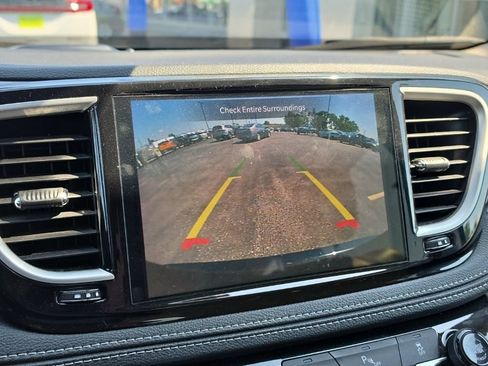 Used 2024 Chrysler Pacifica Limited FWD image 21