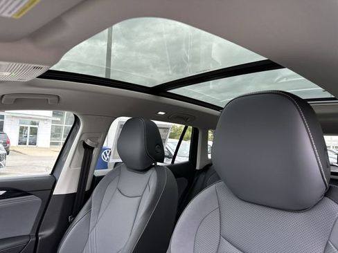 New 2026 Volkswagen Tiguan SE FWD image 18