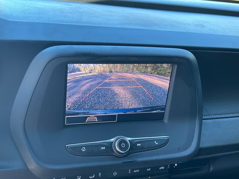 Used 2021 Chevrolet Camaro LT image 37