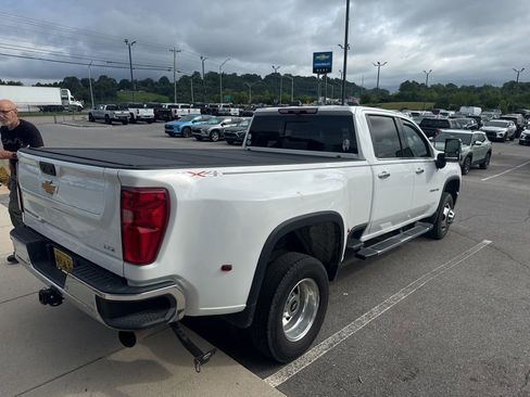 Used 2022 Chevrolet Silverado 3500 LTZ w/ LTZ Convenience Package AWD/4WD image 4