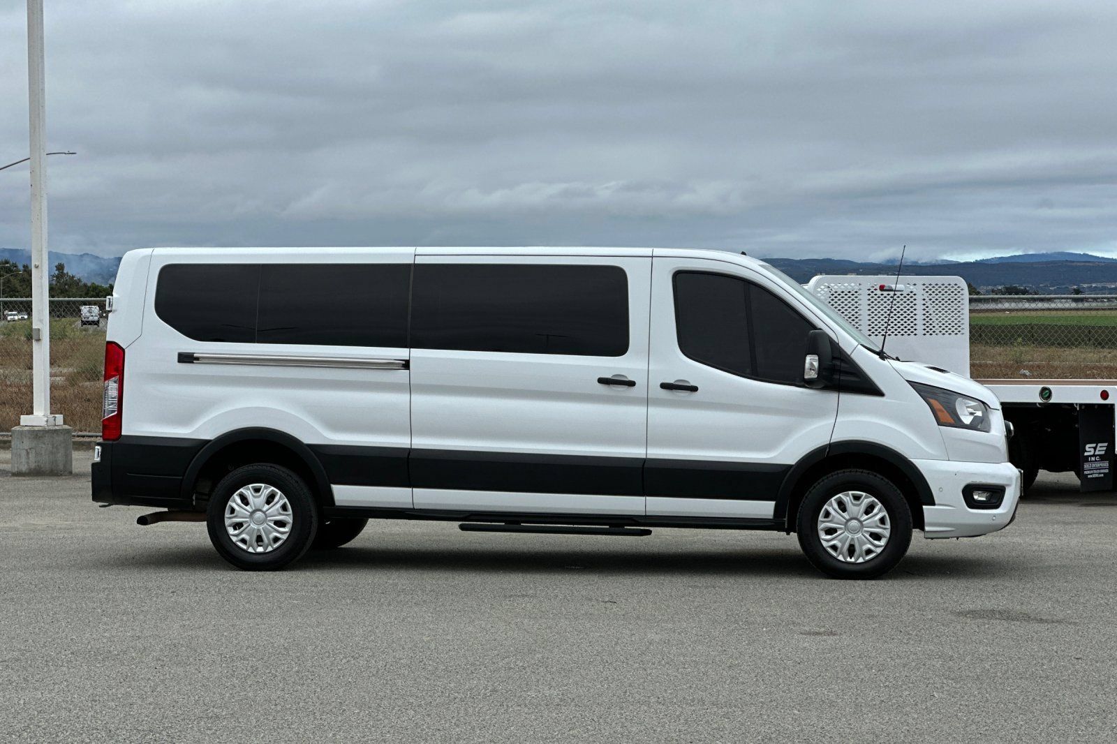 Used 2023 Ford Transit 350 XLT RWD image 3