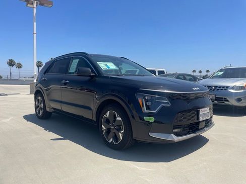 Used 2023 Kia Niro Wave FWD image 1