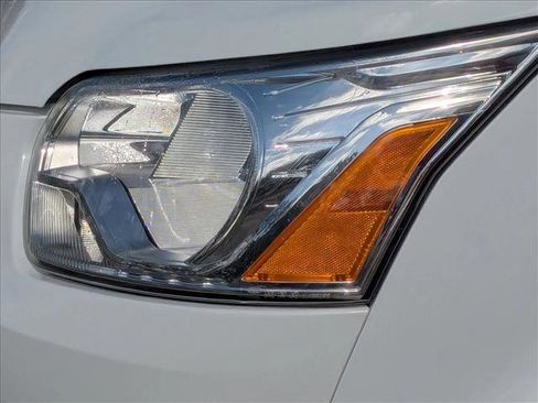 Used 2019 Ford Transit 350 XLT image 9