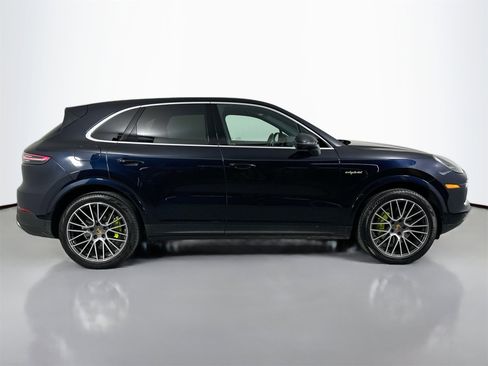 Certified 2023 Porsche Cayenne image 8