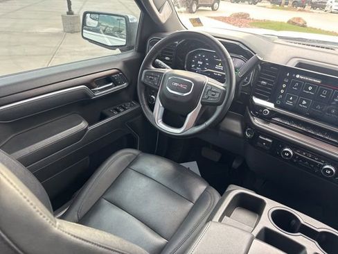 Used 2025 GMC Sierra 1500 SLT AWD/4WD image 15