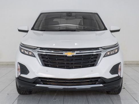 Used 2022 Chevrolet Equinox LT w/ Driver Convenience Package image 3