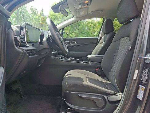 Used 2023 Kia Sportage LX AWD/4WD image 14