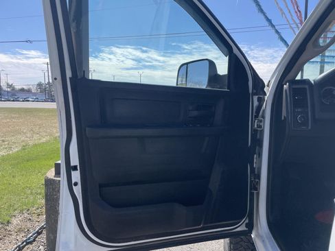 Used 2015 RAM 3500 Tradesman w/ Chrome Appearance Group AWD/4WD image 9