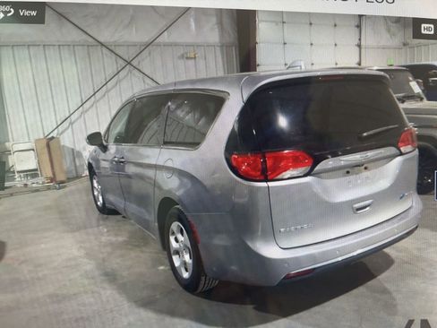 Used 2018 Chrysler Pacifica Touring Plus image 20