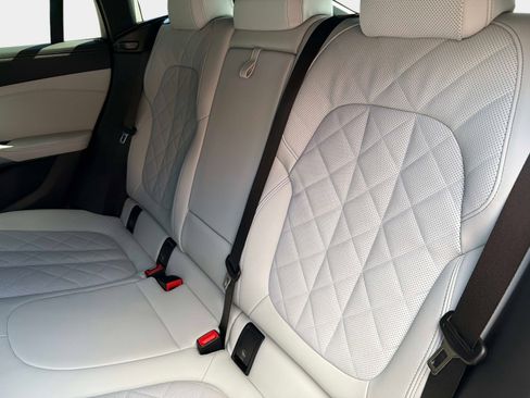 Used 2026 BMW X6 M60i image 28