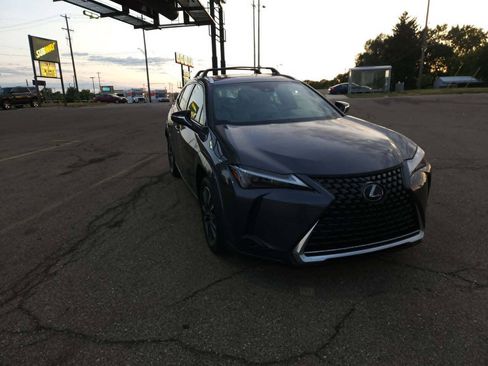 Used 2024 Lexus UX 250h AWD w/ Premium Package image 2