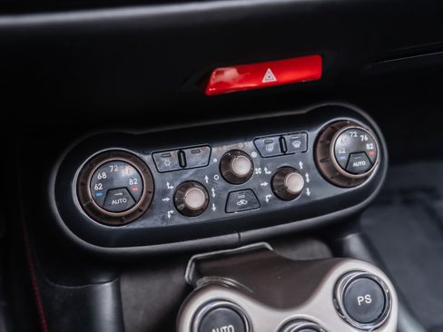 Used 2013 Ferrari California image 30