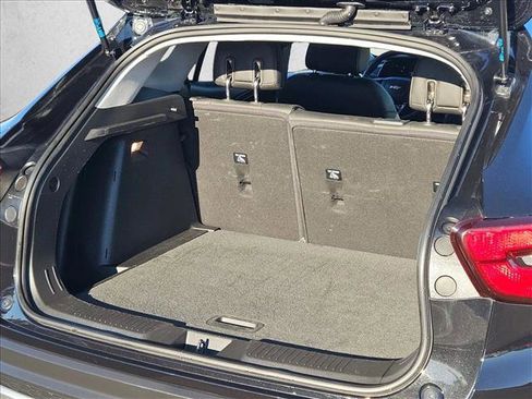 Used 2025 Chevrolet Trax LT w/ LT Convenience Package image 6