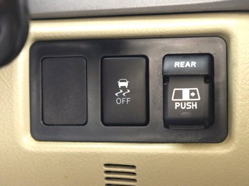 Used 2013 Toyota Tundra Limited AWD/4WD image 25