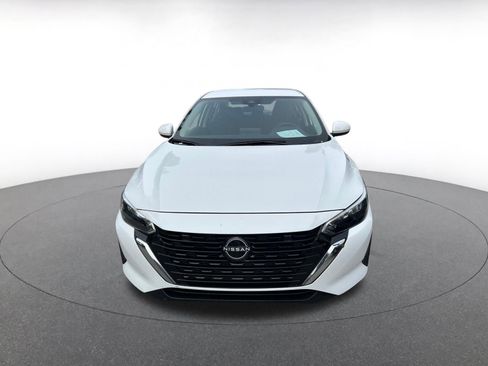 Used 2025 Nissan Sentra SV image 3