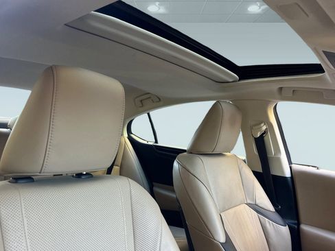 Certified 2020 Lexus ES 300h w/ Luxury Package image 15