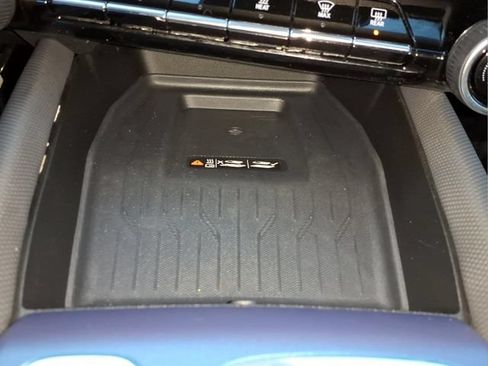 Used 2025 Chevrolet Equinox EV LT w/ Convenience Package FWD image 21