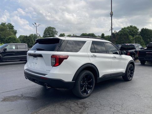 Used 2024 Ford Explorer ST-Line w/ Class IV Trailer Tow Package AWD/4WD image 9