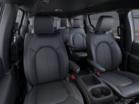 New 2027 Chrysler Pacifica Select w/ Family Tech Group AWD/4WD image 16