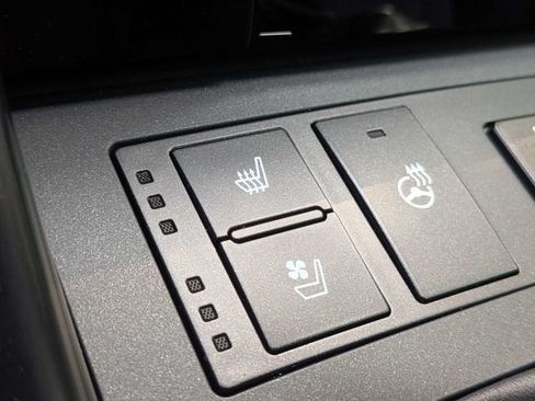Used 2022 Lexus IS 500 w/ Accessory Package RWD image 22