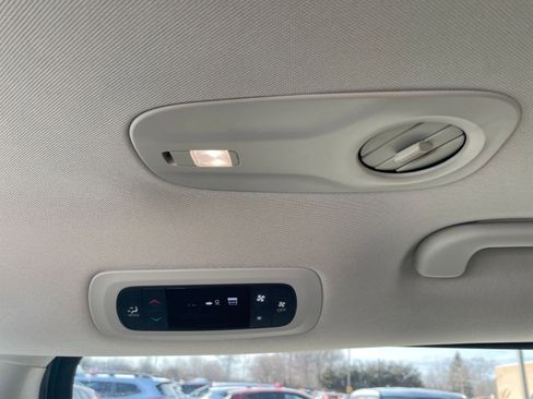 Used 2024 Chrysler Voyager LX image 24