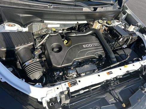 Used 2022 Chevrolet Equinox LS w/ LS Convenience Package image 9