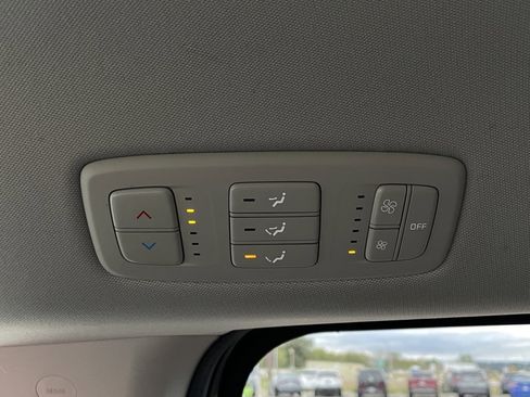 Certified 2023 Kia Carnival LX image 26