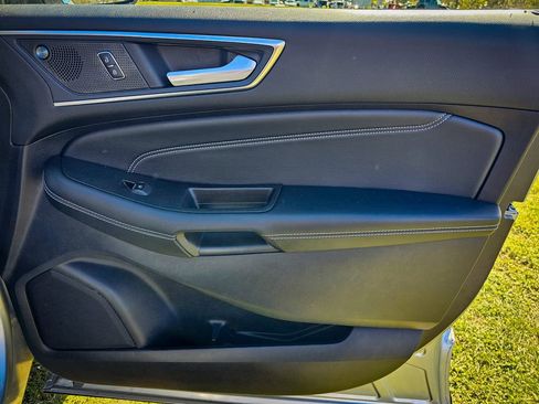 Used 2021 Ford Edge Titanium w/ Class II Trailer Tow Package image 44