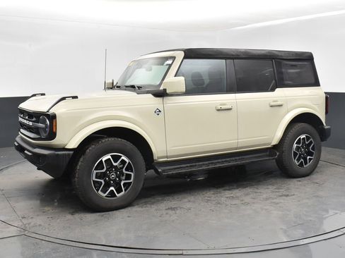 Used 2025 Ford Bronco Outer Banks image 1