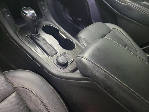 Used 2018 GMC Acadia SLT image 26