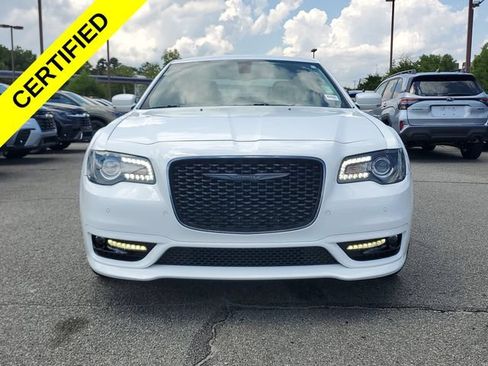 Certified 2022 Chrysler 300 Touring L w/ Comfort Group RWD image 2