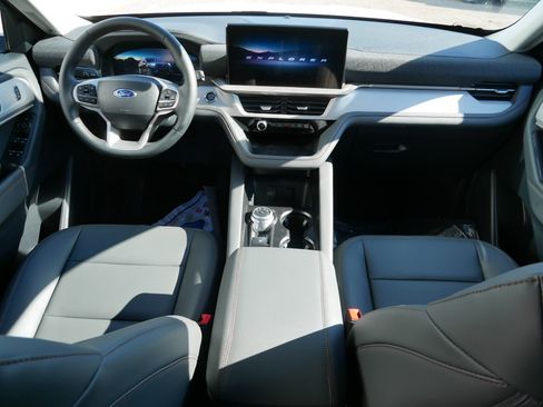 New 2026 Ford Explorer Active w/ Active Comfort Package image 7