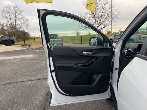 New 2026 Chevrolet Equinox LT w/ Convenience Package II image 7