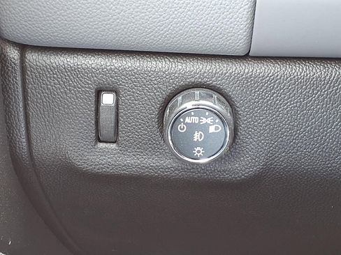 Used 2016 Chevrolet Colorado LT w/ LT Convenience Package image 25