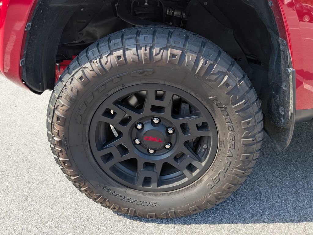 Used 2019 Toyota 4Runner TRD Off-Road Premium AWD/4WD image 5