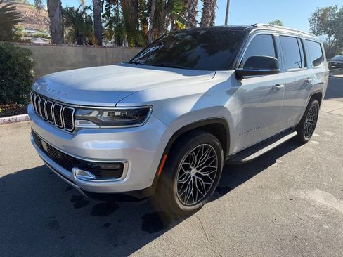 Used 2022 Jeep Wagoneer Series II RWD image 6