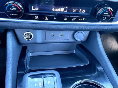 Used 2023 Nissan Rogue SV image 22