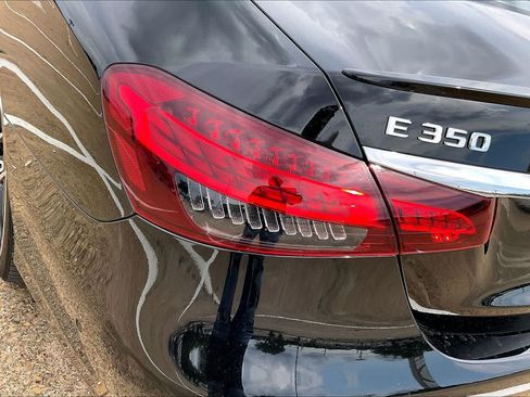 Used 2022 Mercedes-Benz E 350 Sedan image 31