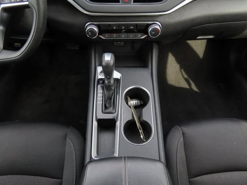 Used 2022 Nissan Altima 2.5 SV image 21