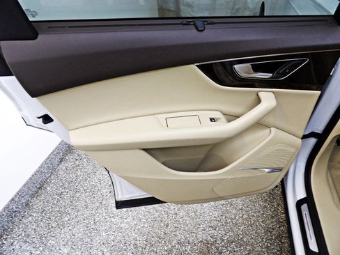 Used 2019 Audi Q7 3.0T Prestige image 9