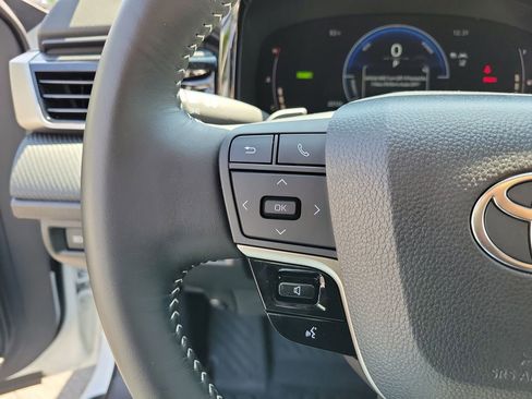 Used 2026 Toyota Camry Hybrid image 27