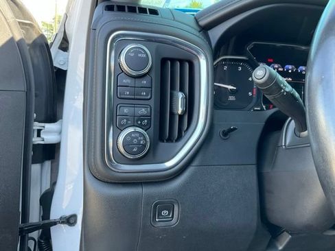Used 2022 GMC Sierra 2500 Denali AWD/4WD image 9
